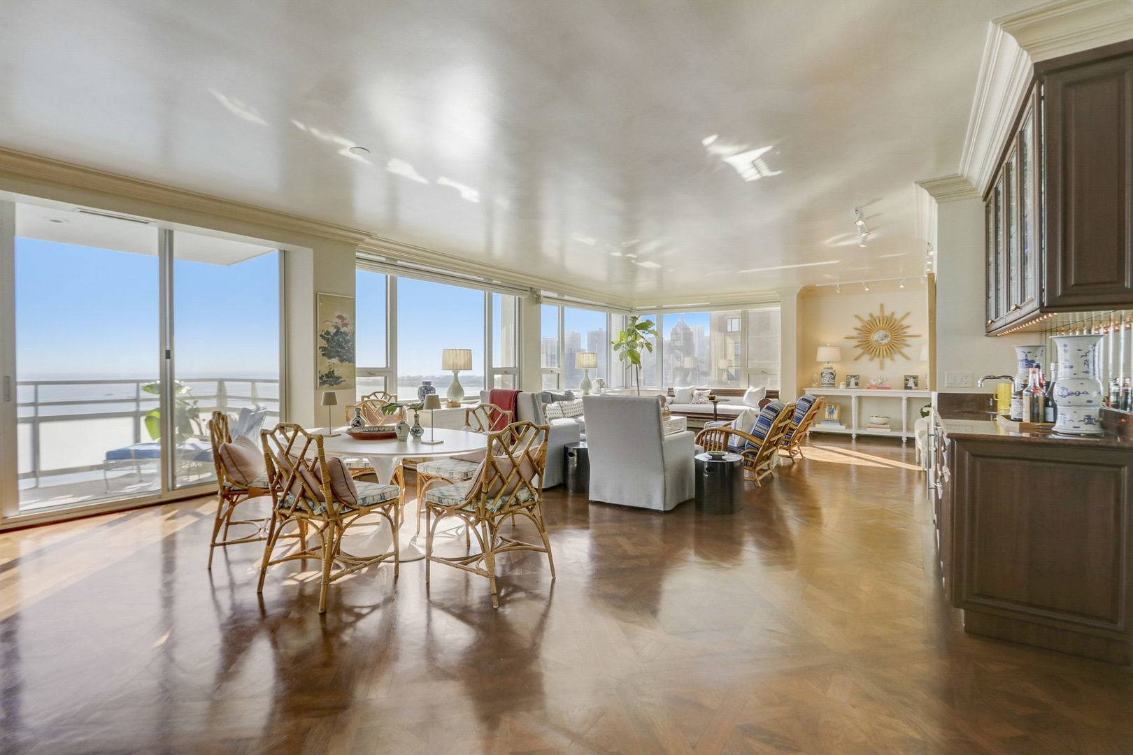 Chicago, IL 60610,1300 N Lake Shore DR #20AB