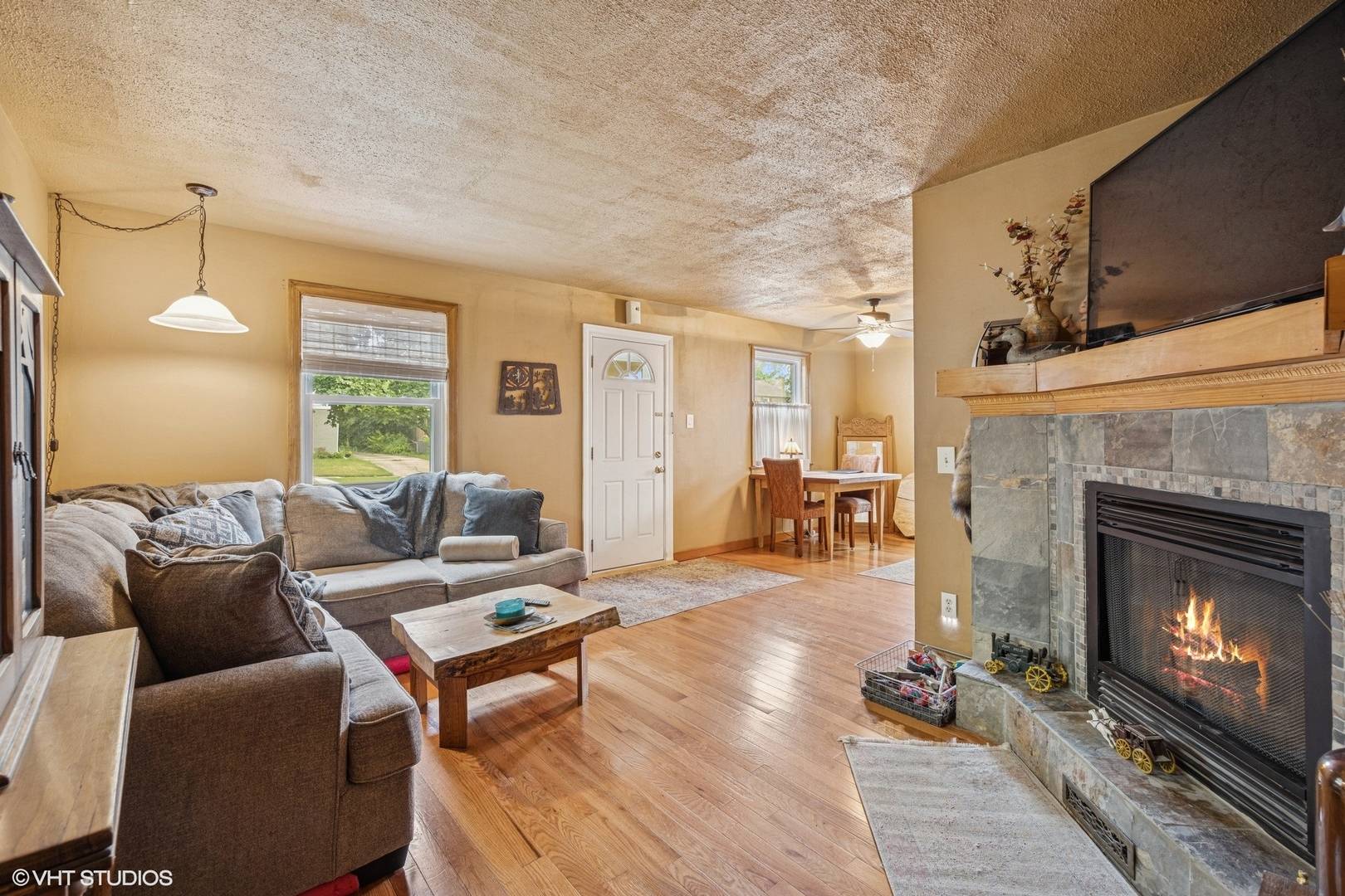 Westchester, IL 60145,1316 Heidorn AVE