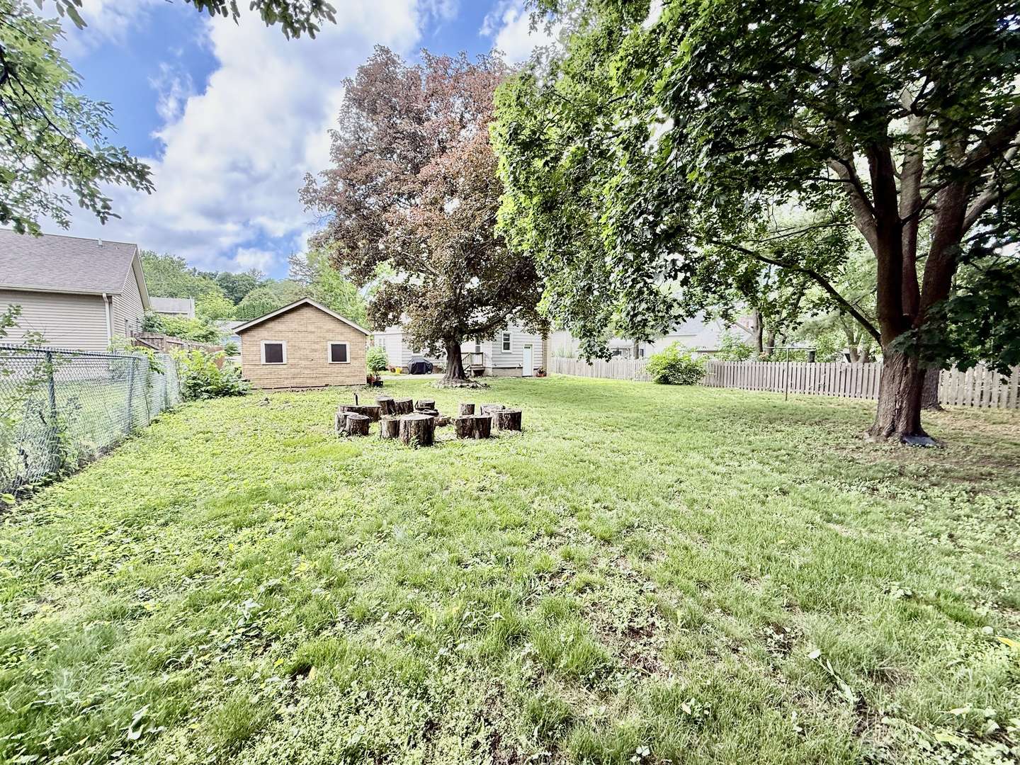 Marengo, IL 60152,423 Maple ST