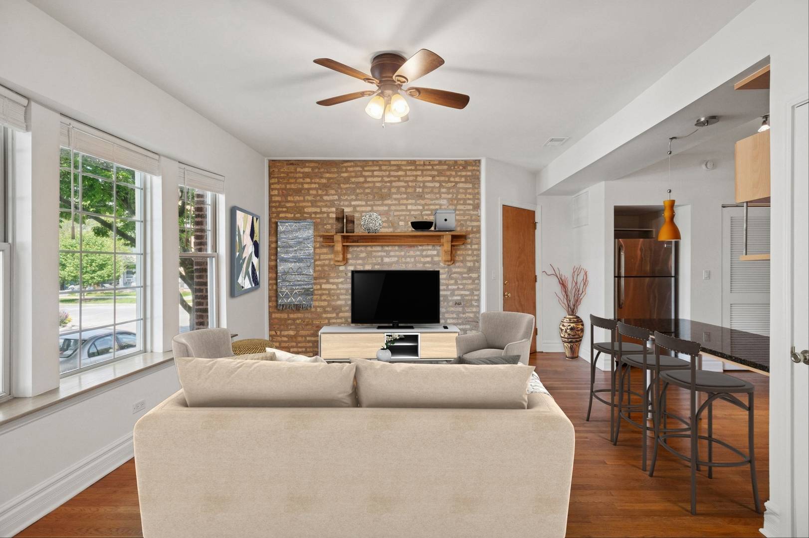 Chicago, IL 60618,3039 W BELLE PLAINE AVE #1