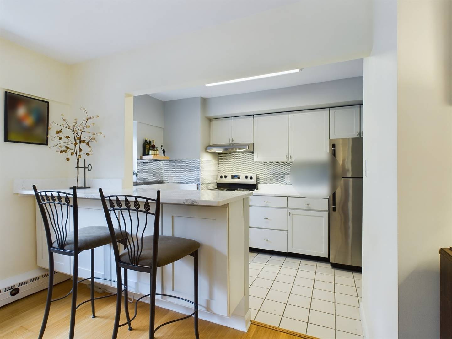 Chicago, IL 60640,4980 N Marine DR #432