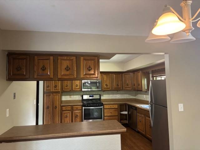 Algonquin, IL 60102,721 S Vista DR