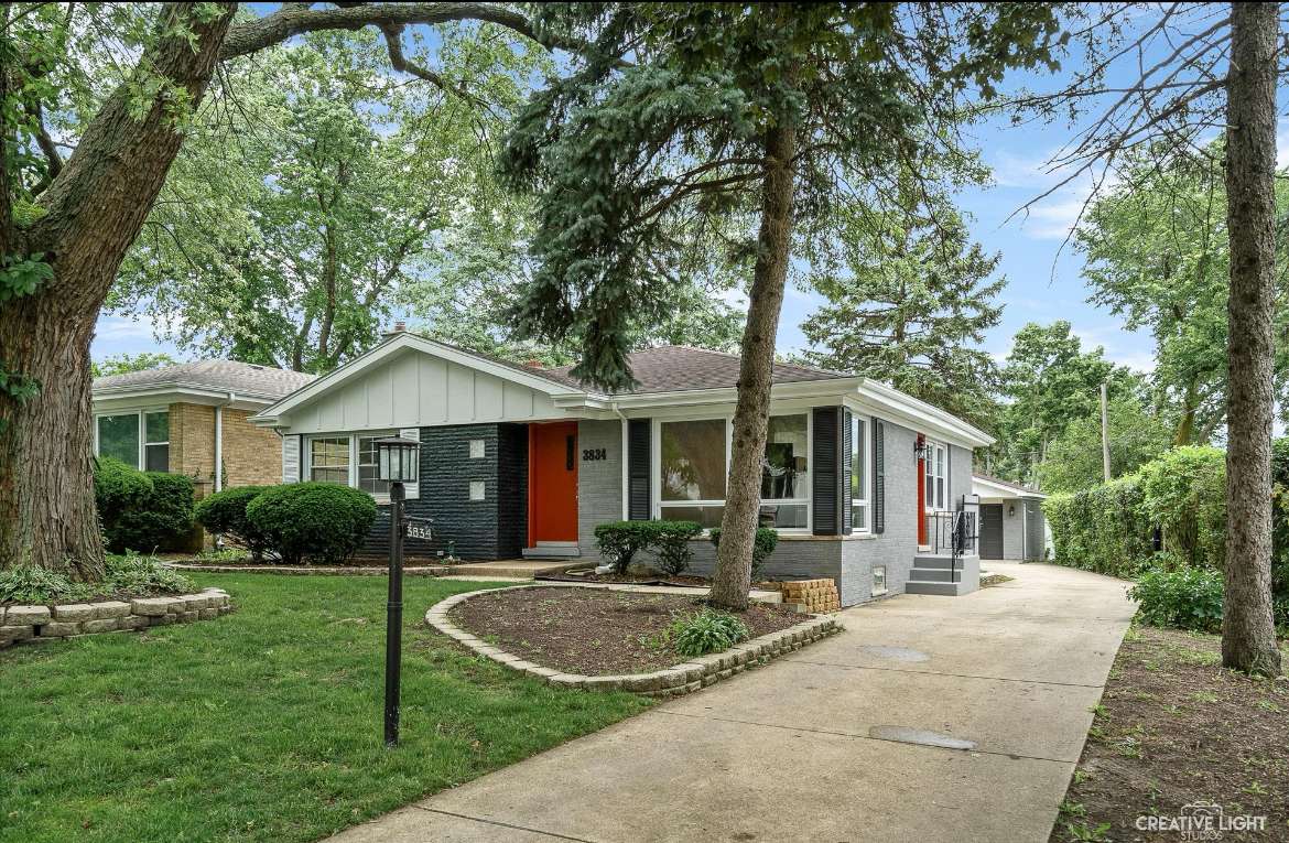 Western Springs, IL 60558,3834 Hampton AVE
