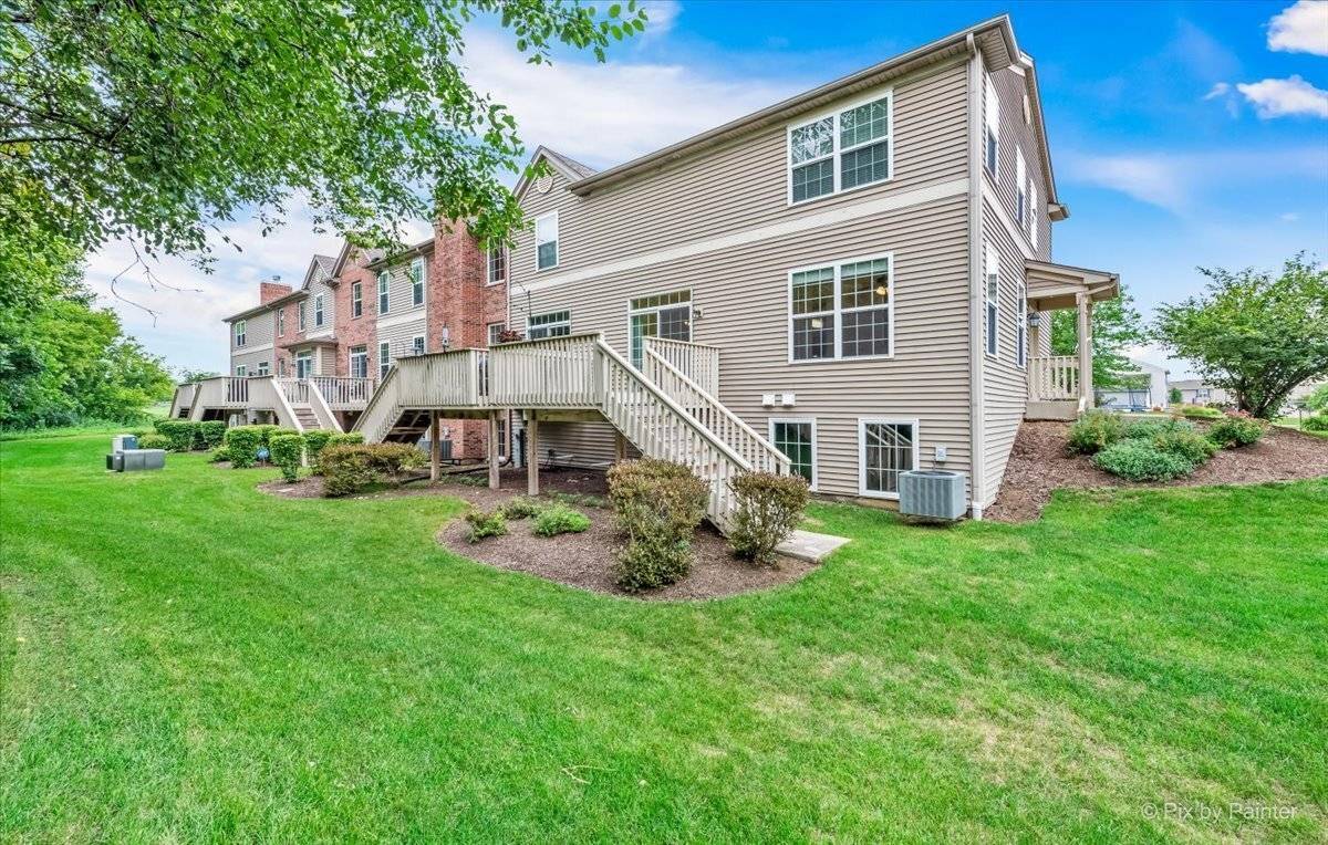 Crystal Lake, IL 60014,738 Oak Hollow RD