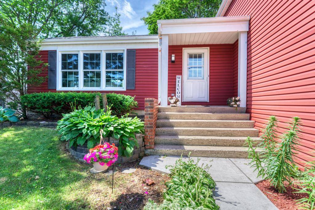 Schaumburg, IL 60194,2123 Primrose LN