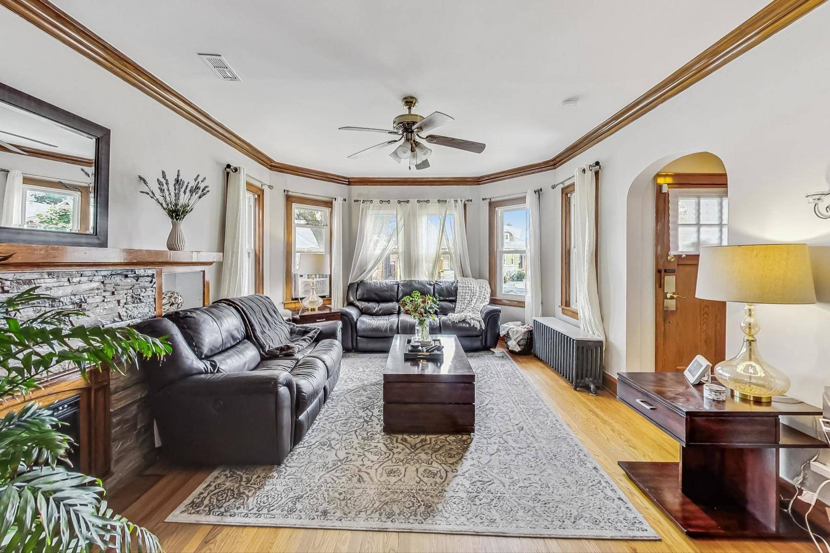 Chicago, IL 60641,5322 W Wolfram ST