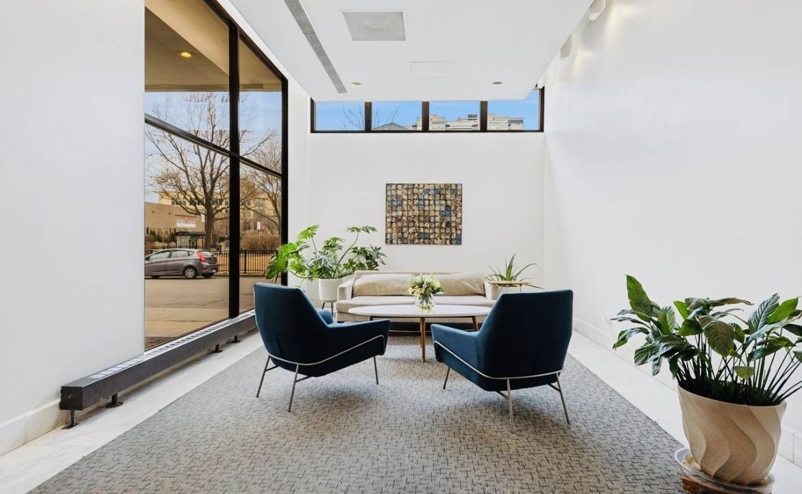 Chicago, IL 60660,6171 N Sheridan RD #2202