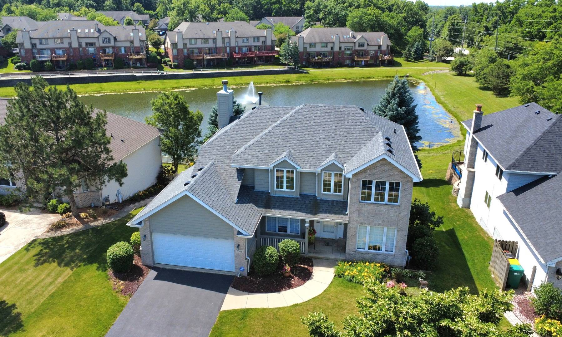 New Lenox, IL 60451,3204 Apache DR