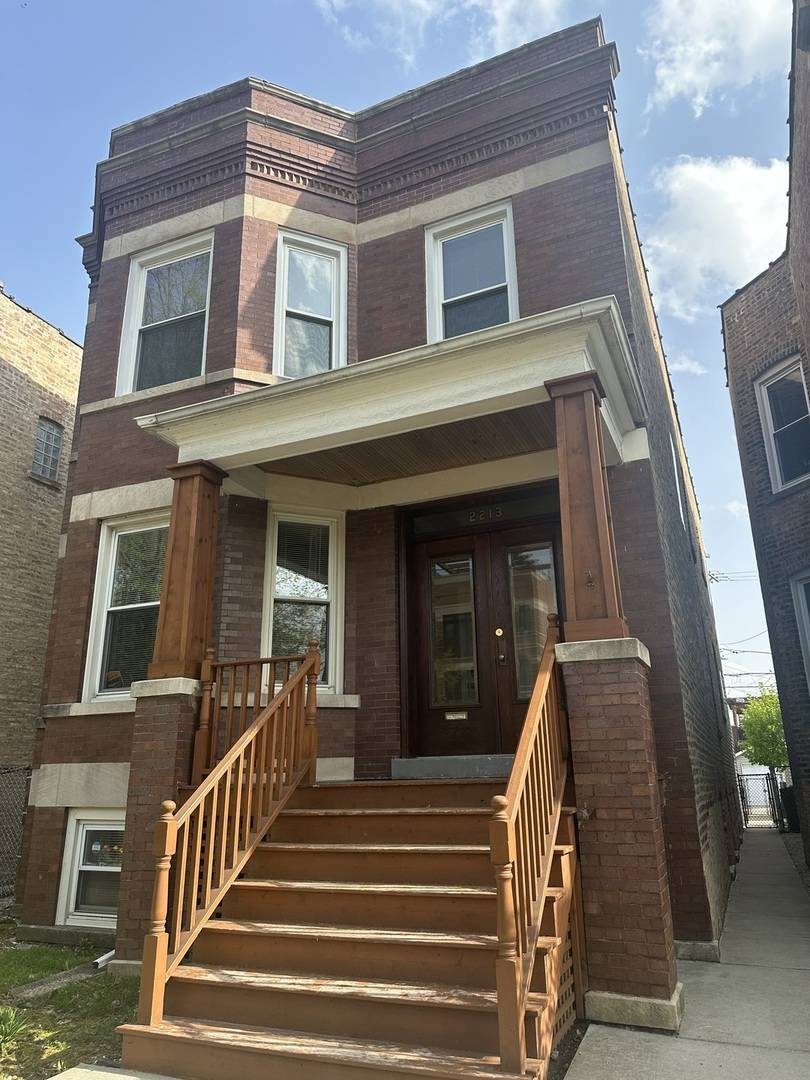 Chicago, IL 60618,2213 W ADDISON ST #1