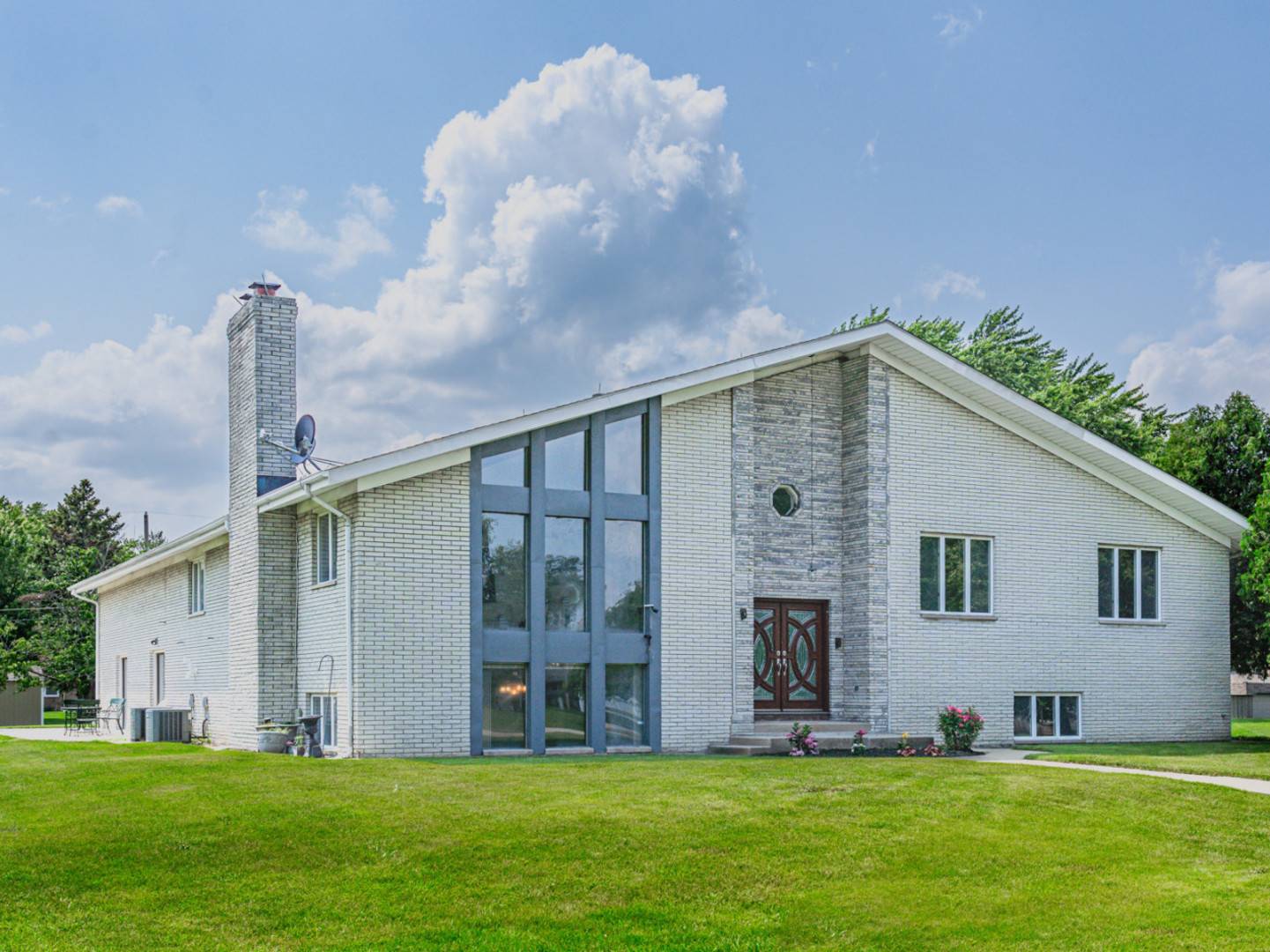 Joliet, IL 60435,921 Cassie DR