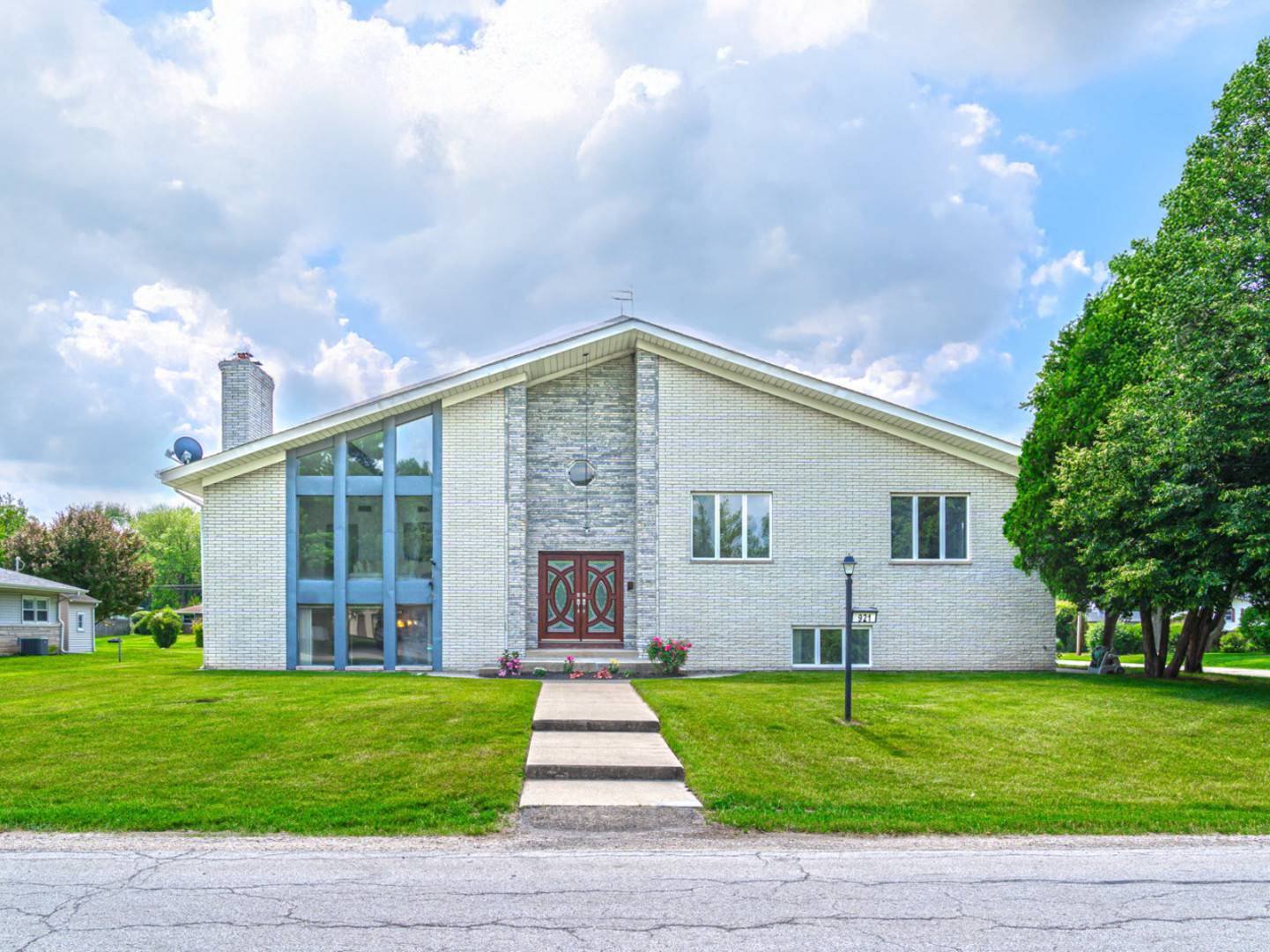 Joliet, IL 60435,921 Cassie DR