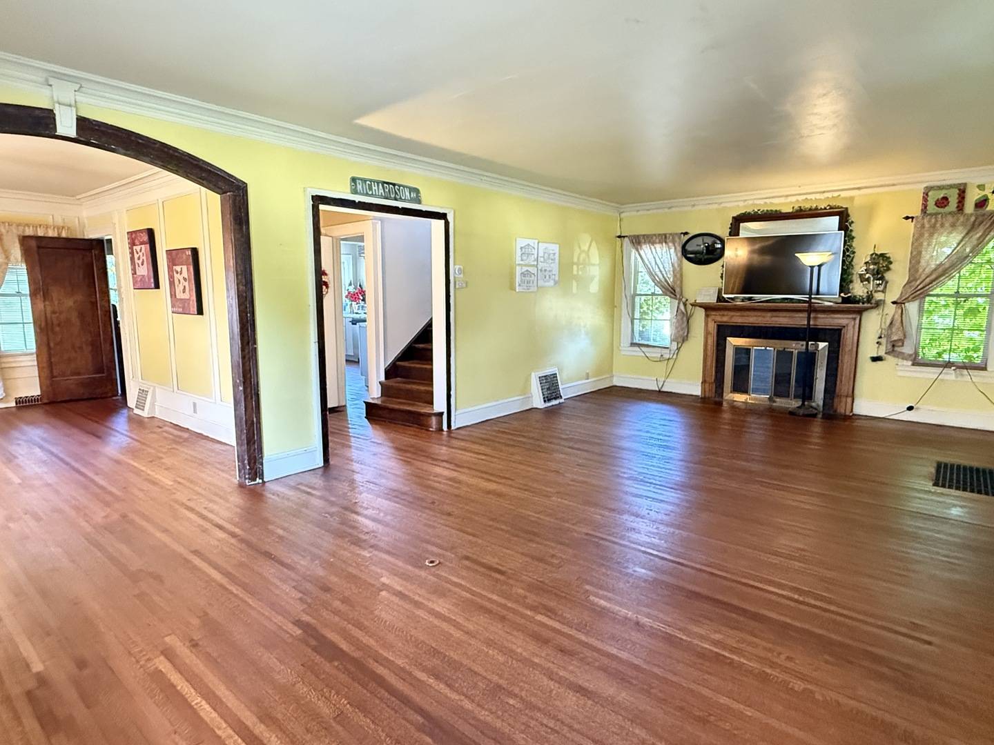 Ashton, IL 61006,511 Richardson AVE