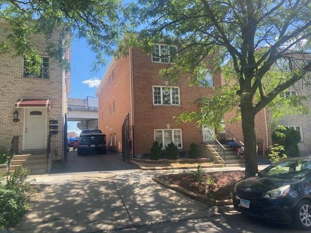 Chicago, IL 60632,4407 W 53rd ST #2