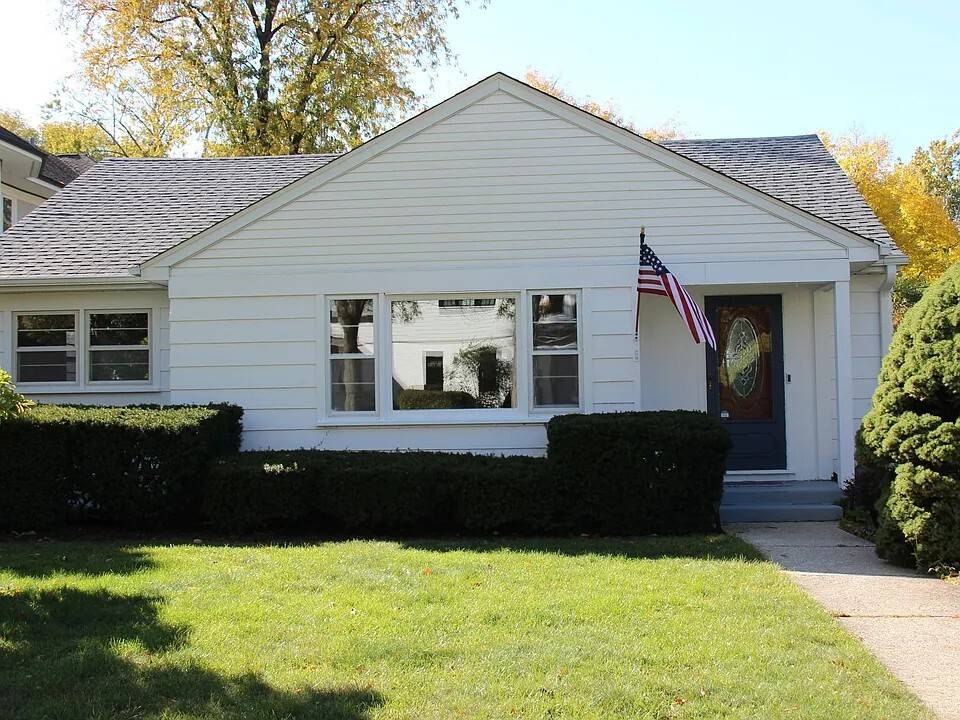 Western Springs, IL 60558,4216 Forest AVE