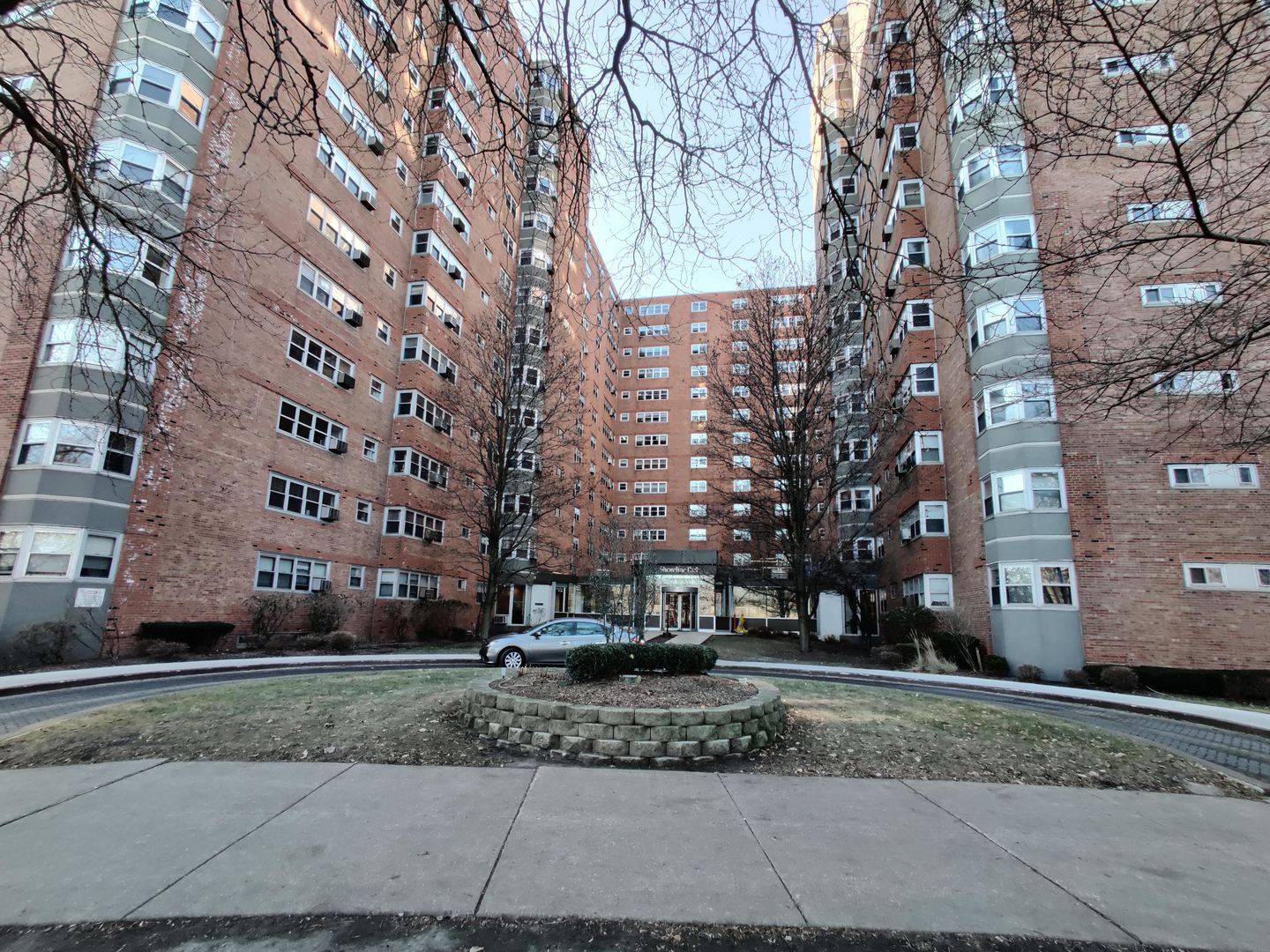 Chicago, IL 60640,4950 N Marine DR #808