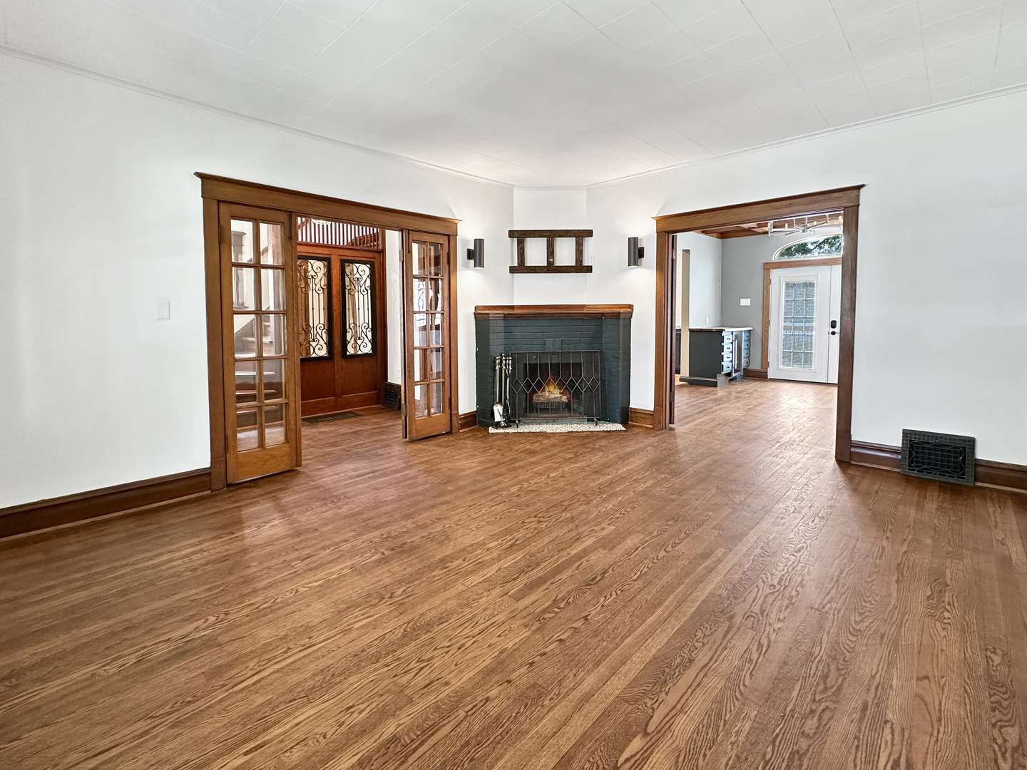 Blue Island, IL 60406,2423 Collins ST