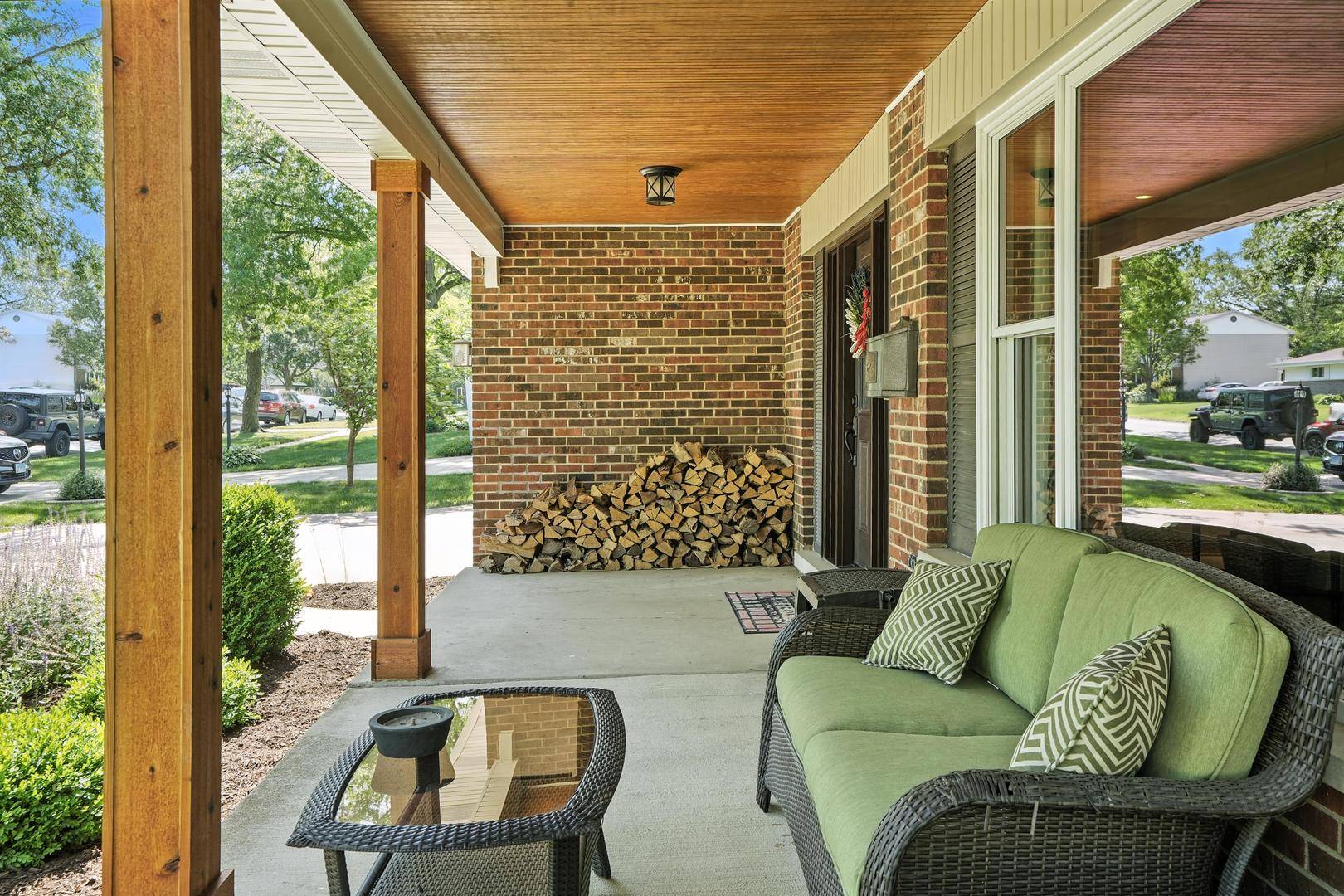 Darien, IL 60561,17W444 Waltham PL