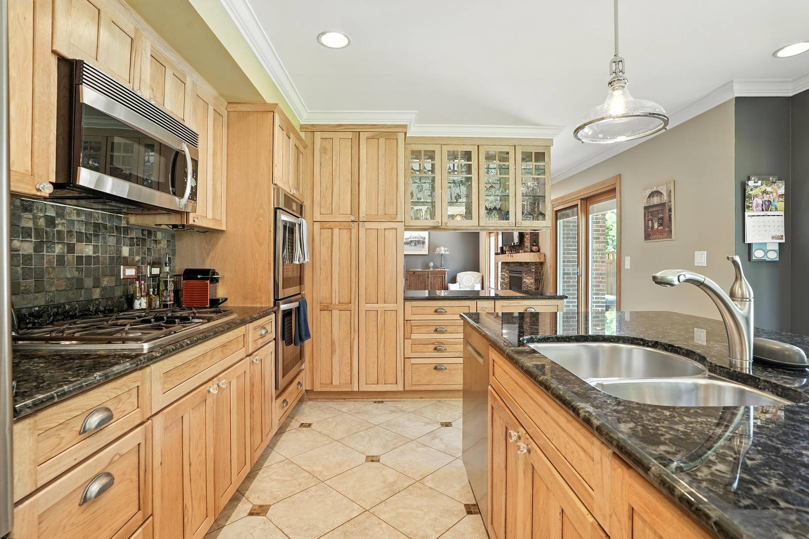 Darien, IL 60561,17W444 Waltham PL