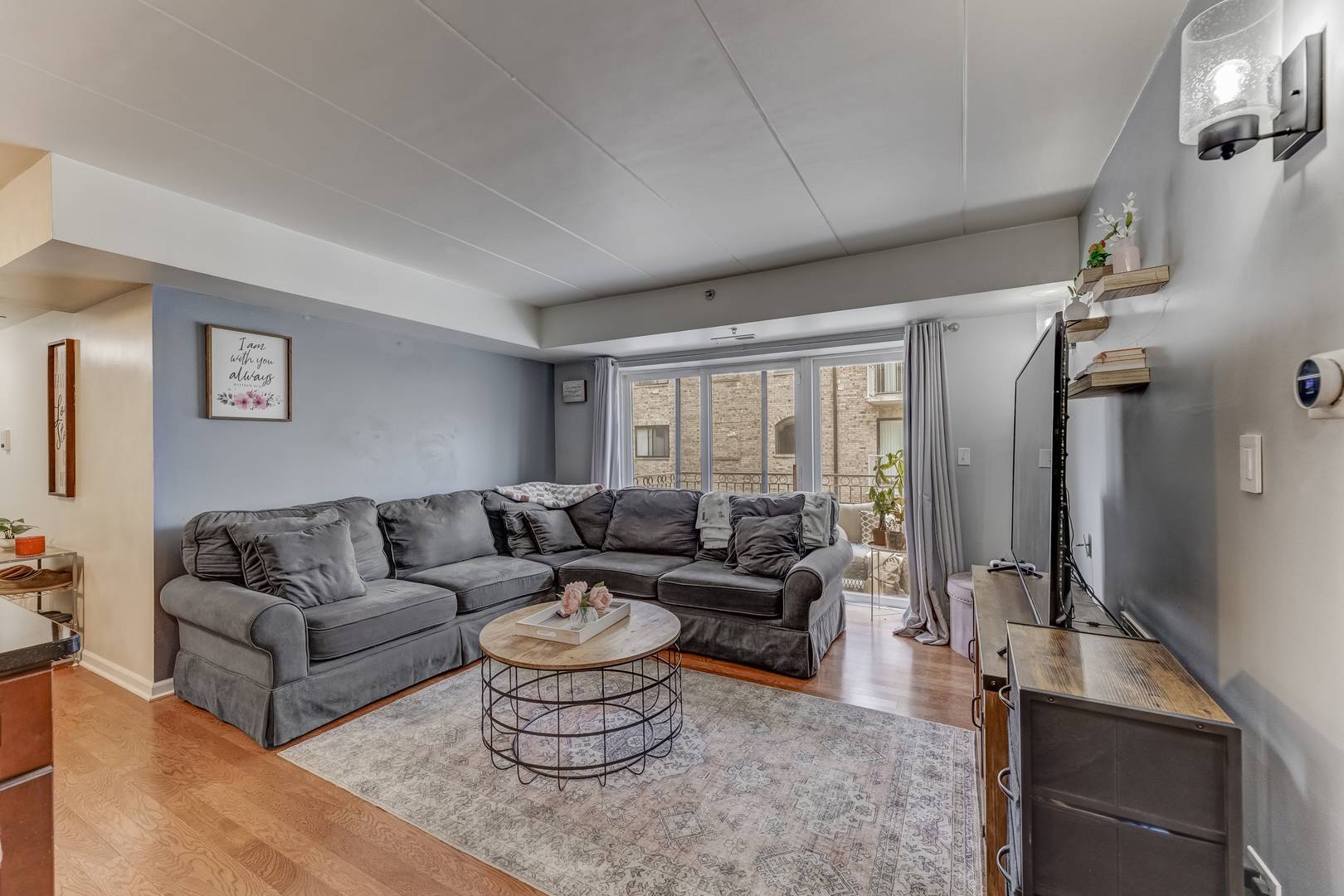 Lyons, IL 60534,7335 Oakwood AVE #2E
