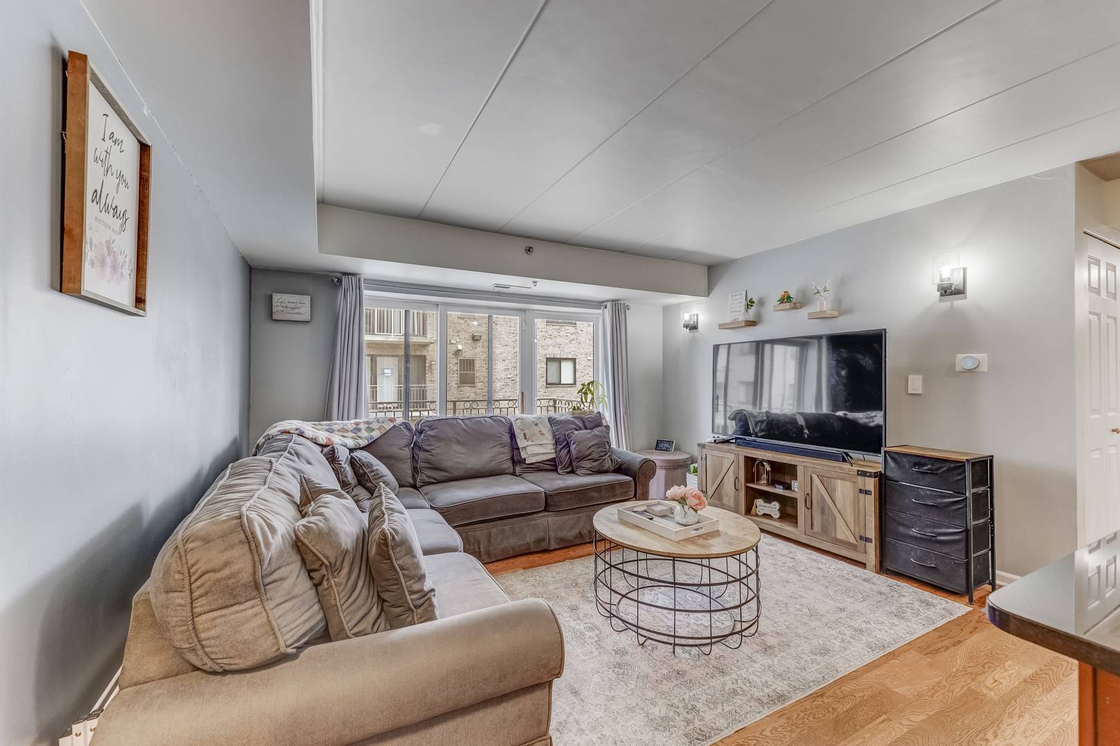 Lyons, IL 60534,7335 Oakwood AVE #2E