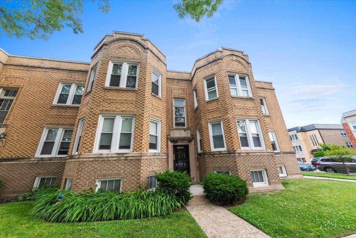 Chicago, IL 60659,5701 N Washtenaw AVE #1