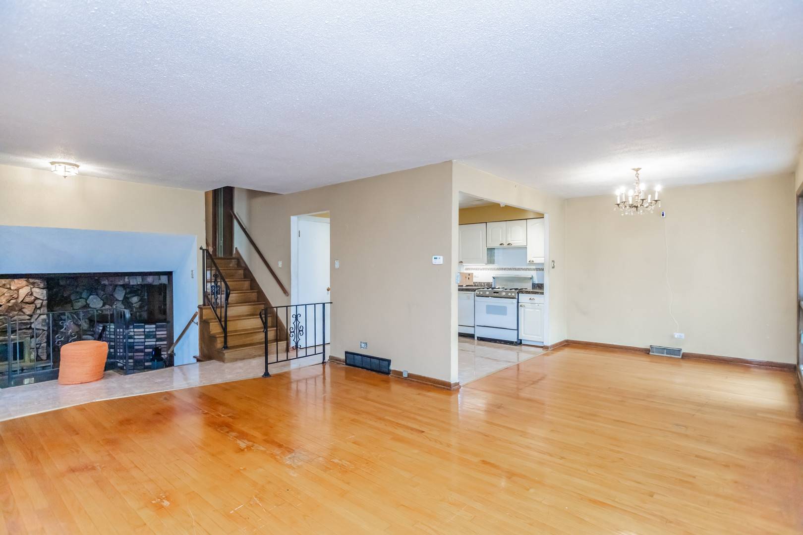 Dolton, IL 60419,15407 SUNSET DR