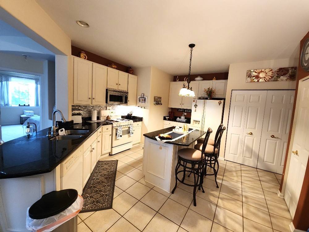 Geneva, IL 60134,2510 Lorraine CIR