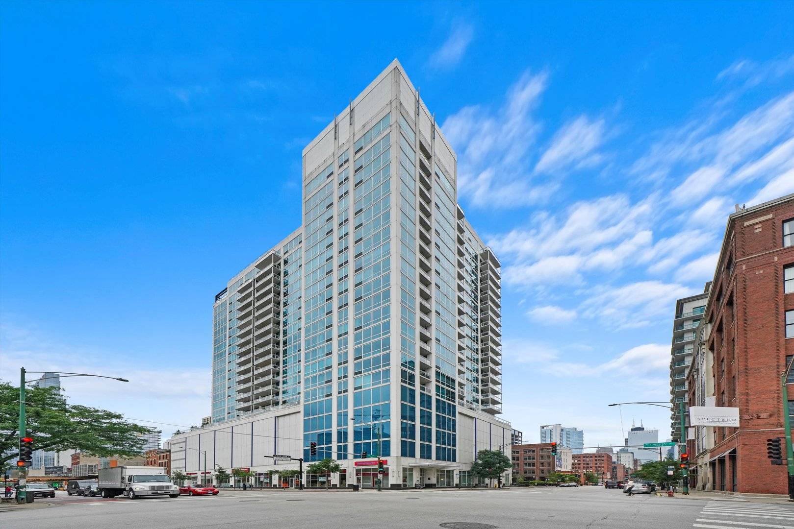 Chicago, IL 60654,757 N Orleans ST #1305