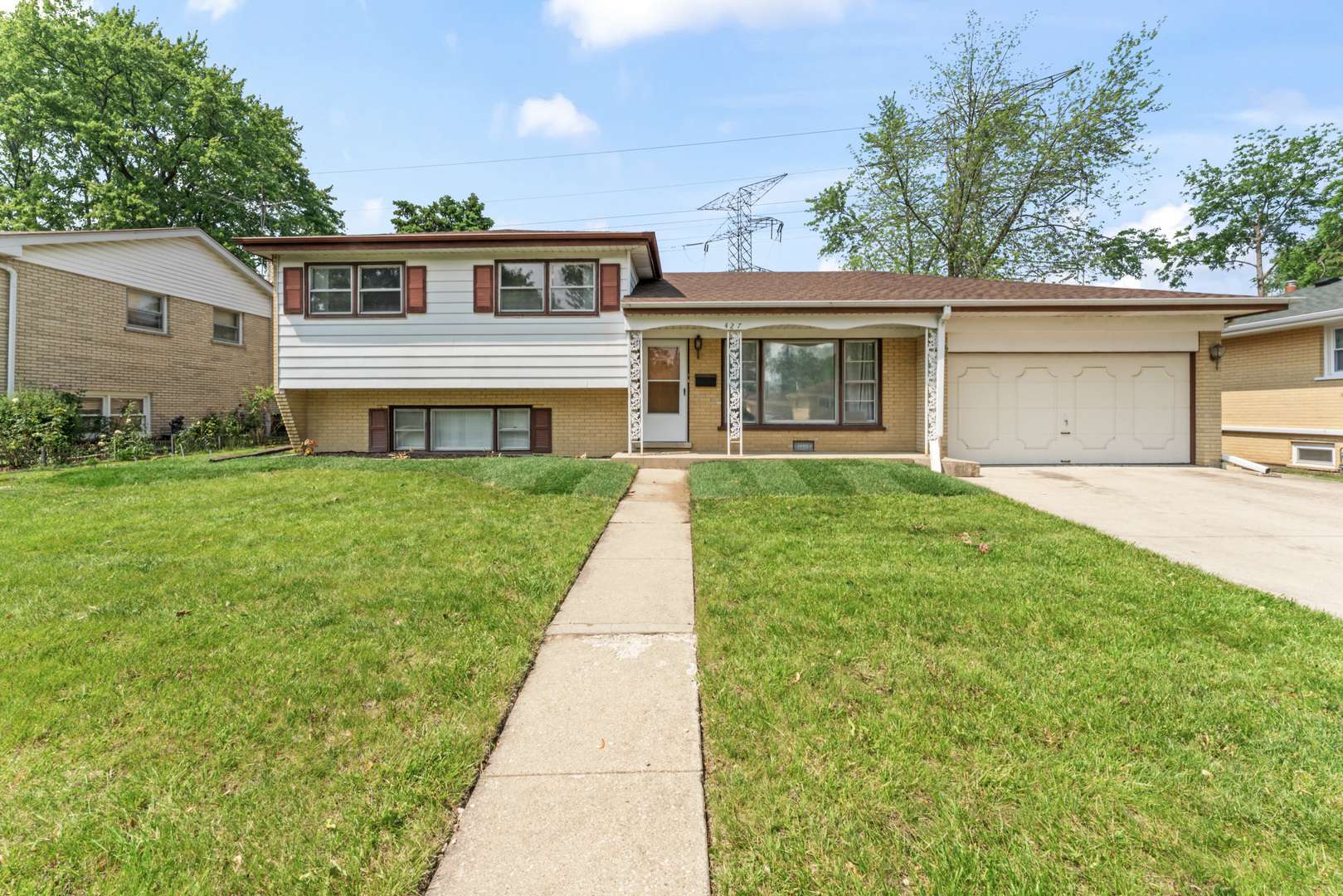 Wood Dale, IL 60191,427 Gilbert DR