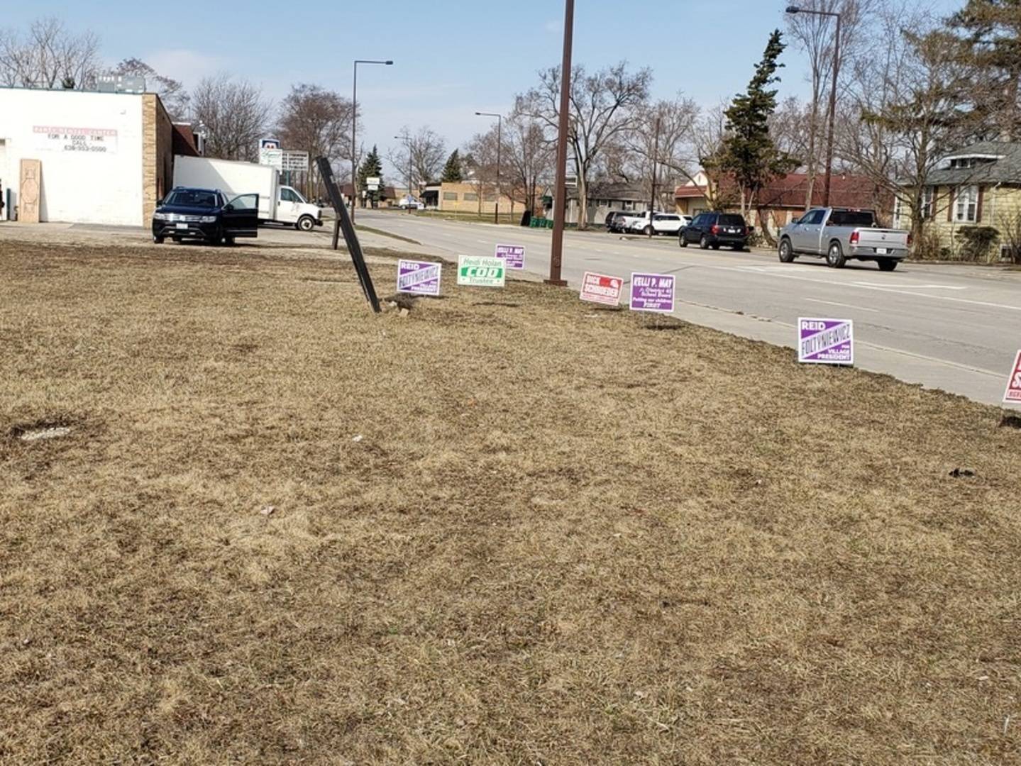Lombard, IL 60148,935 E Saint Charles RD