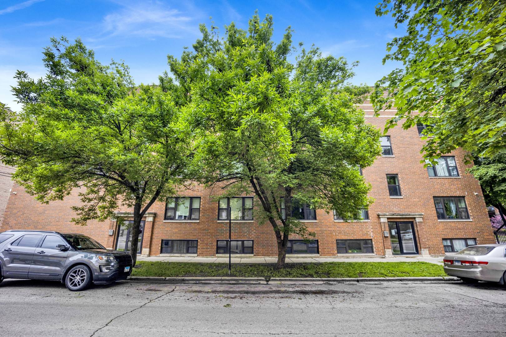 Chicago, IL 60647,3800 W Altgeld ST #103