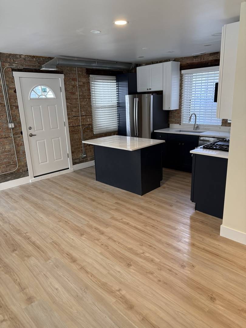 Chicago, IL 60618,2928 N Hoyne AVE #1