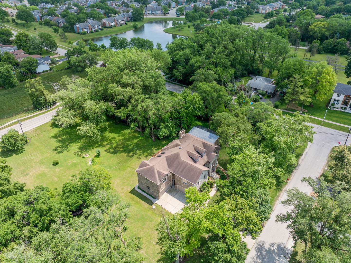 Willowbrook, IL 60527,5828 Clarendon Hills RD