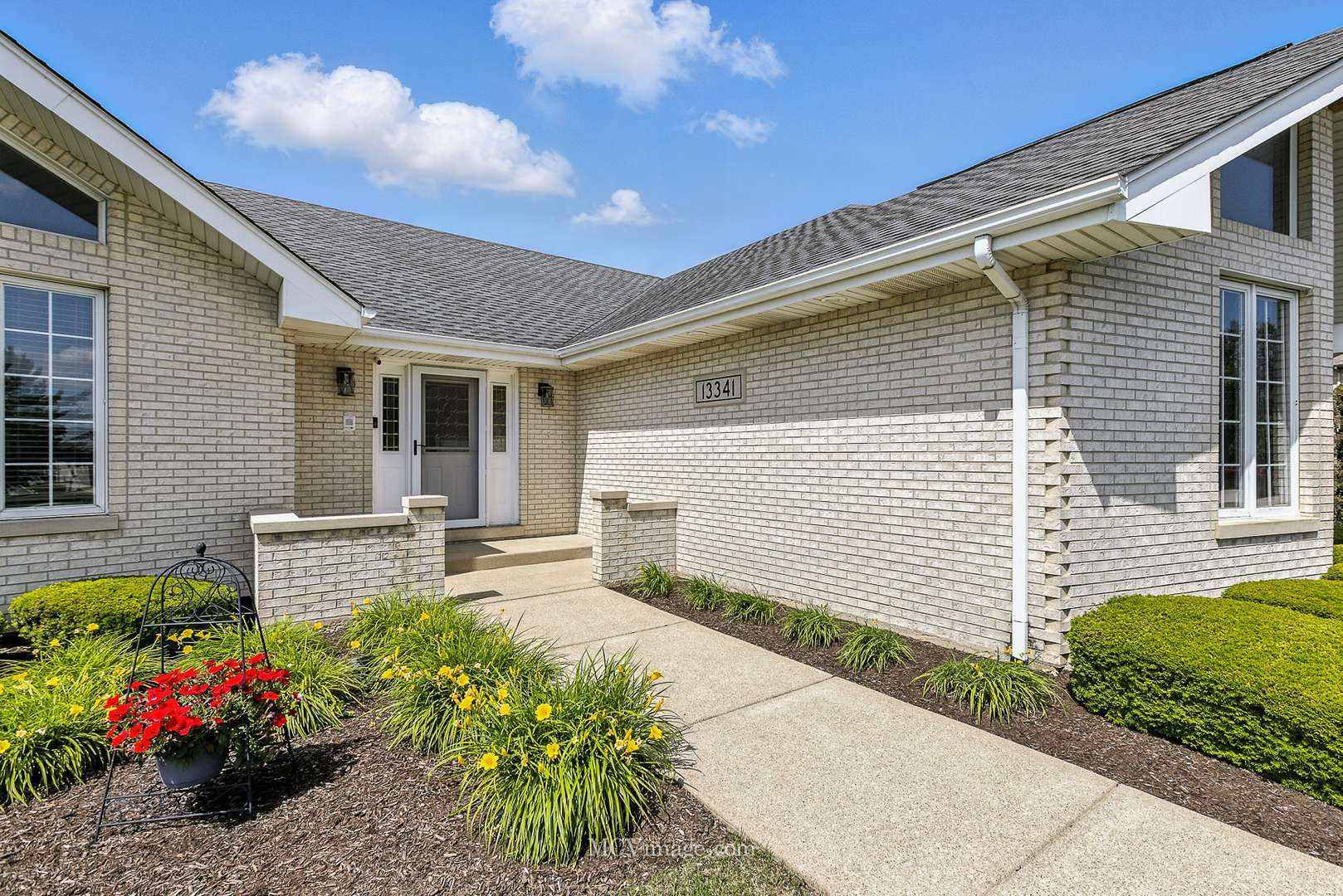 Lemont, IL 60439,13341 Fox Hill DR