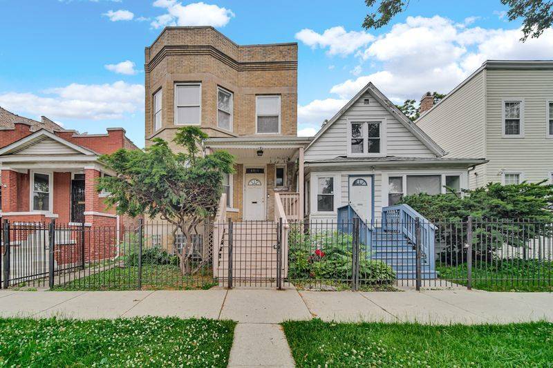 Chicago, IL 60644,4906 W Gladys AVE
