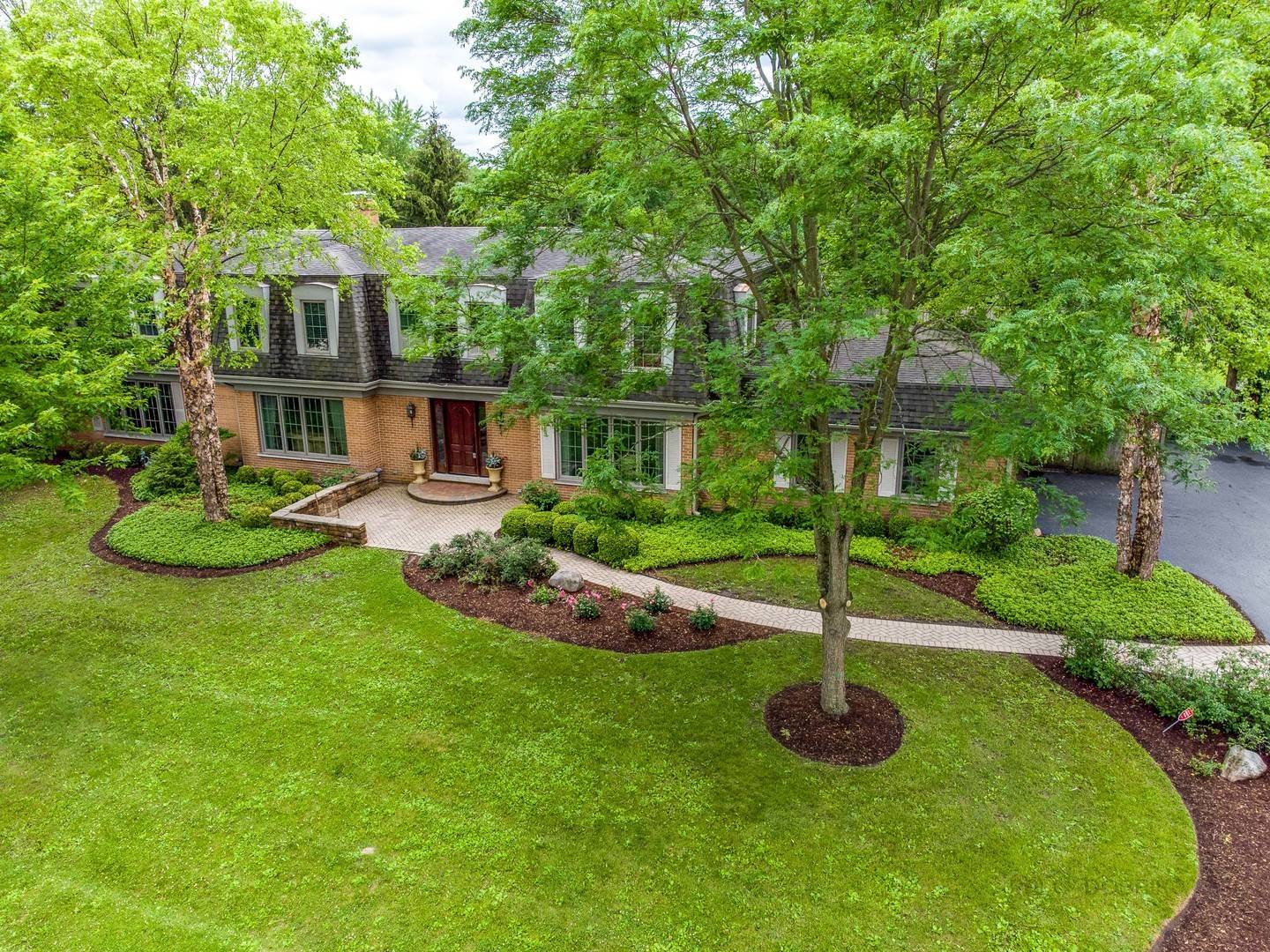 Libertyville, IL 60048,877 Fair WAY