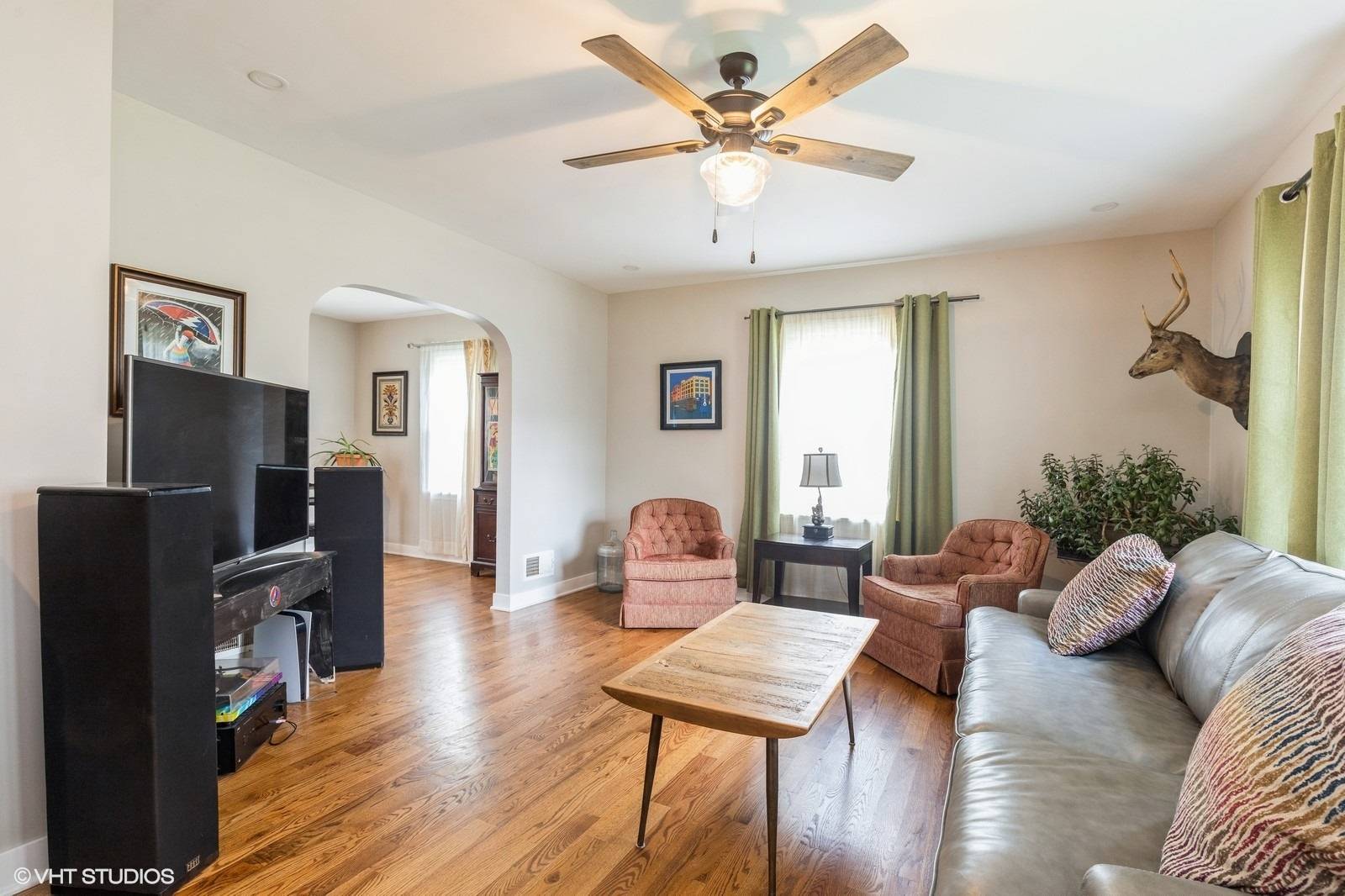 Woodstock, IL 60098,902 Bunker ST