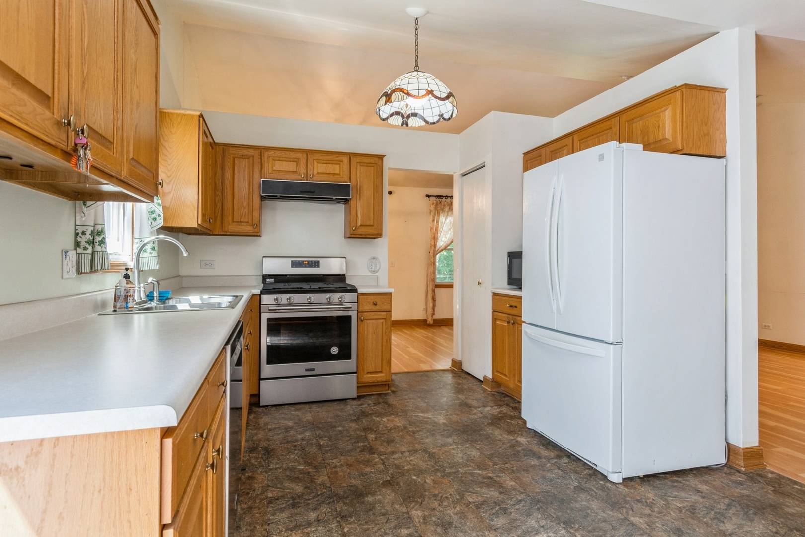 Winfield, IL 60190,27W120 Walnut DR
