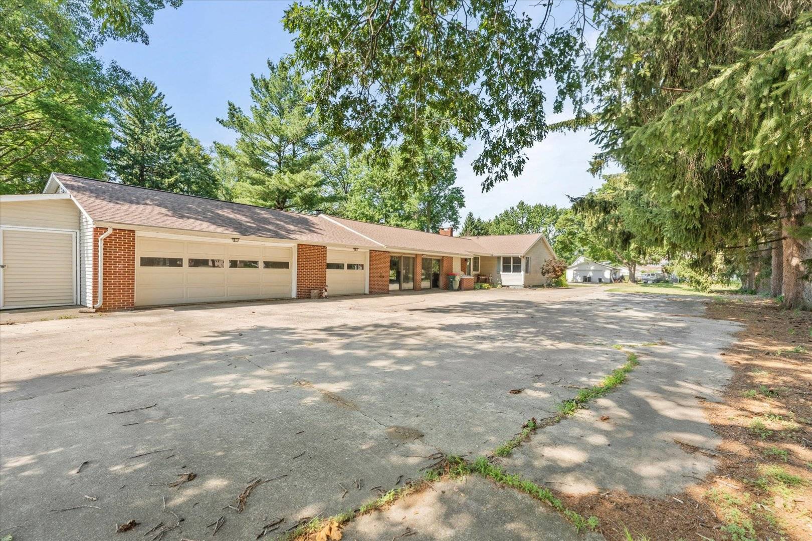 Paxton, IL 60957,609 S Park ST