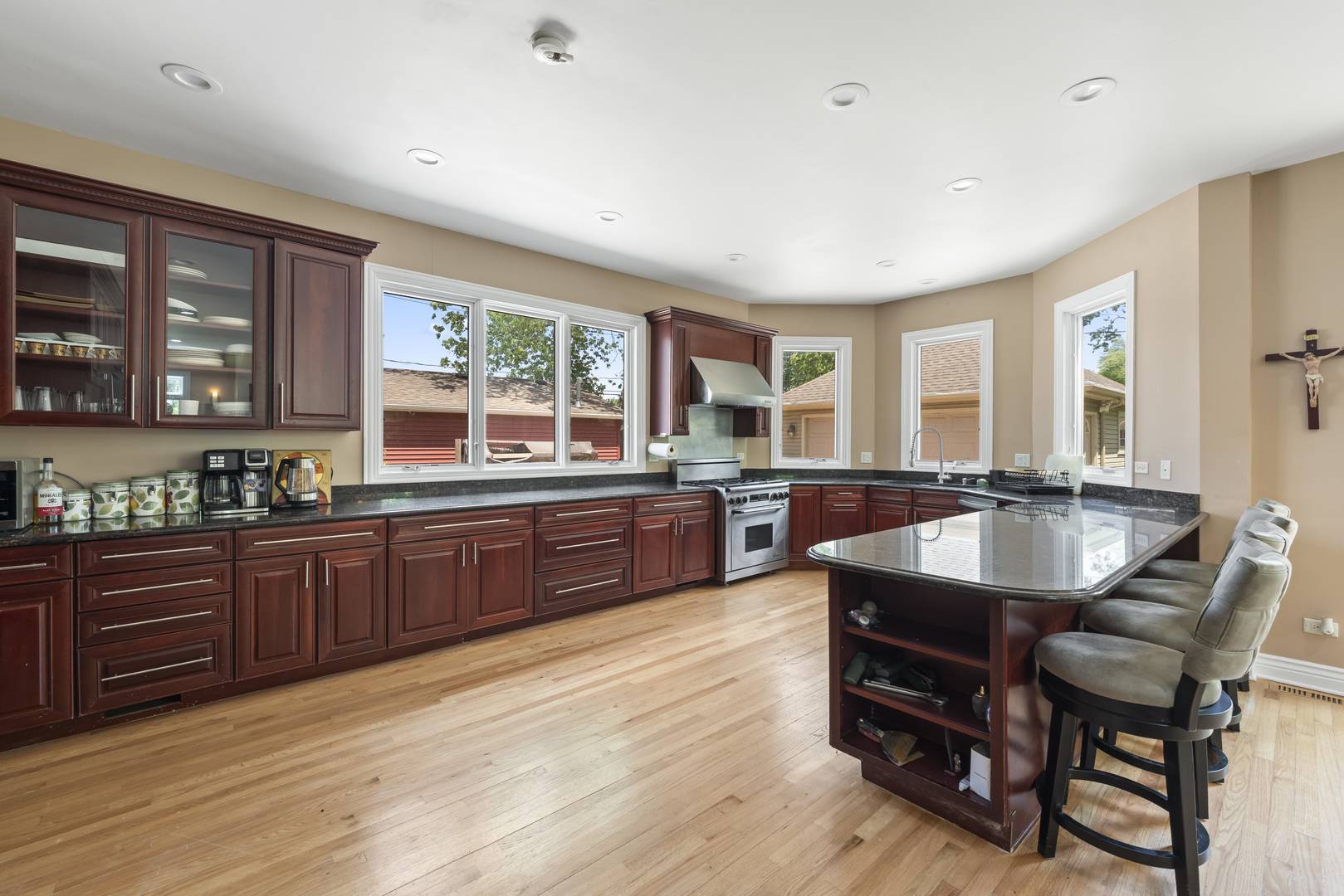 Palatine, IL 60067,23 S ELM ST