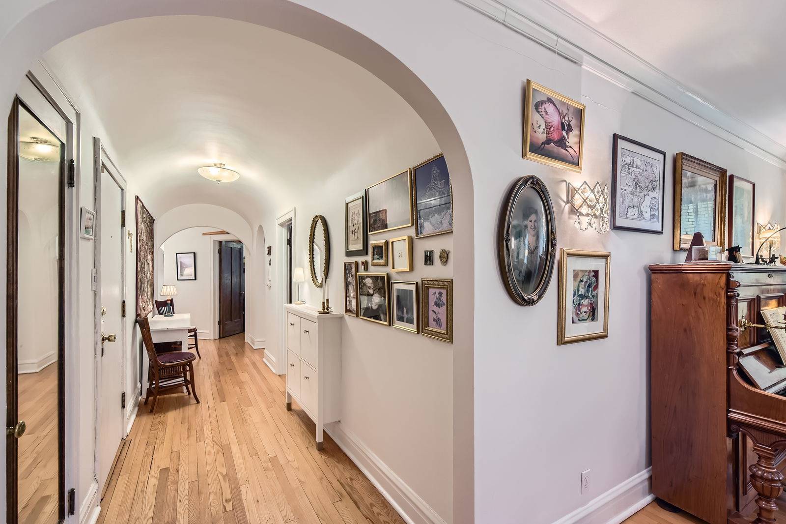 Evanston, IL 60202,814 Dobson ST #3W