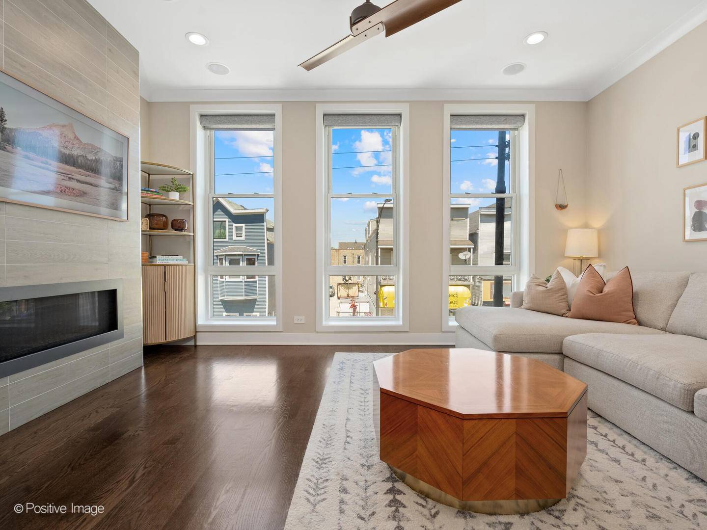Chicago, IL 60618,3037 W Belmont AVE #2W