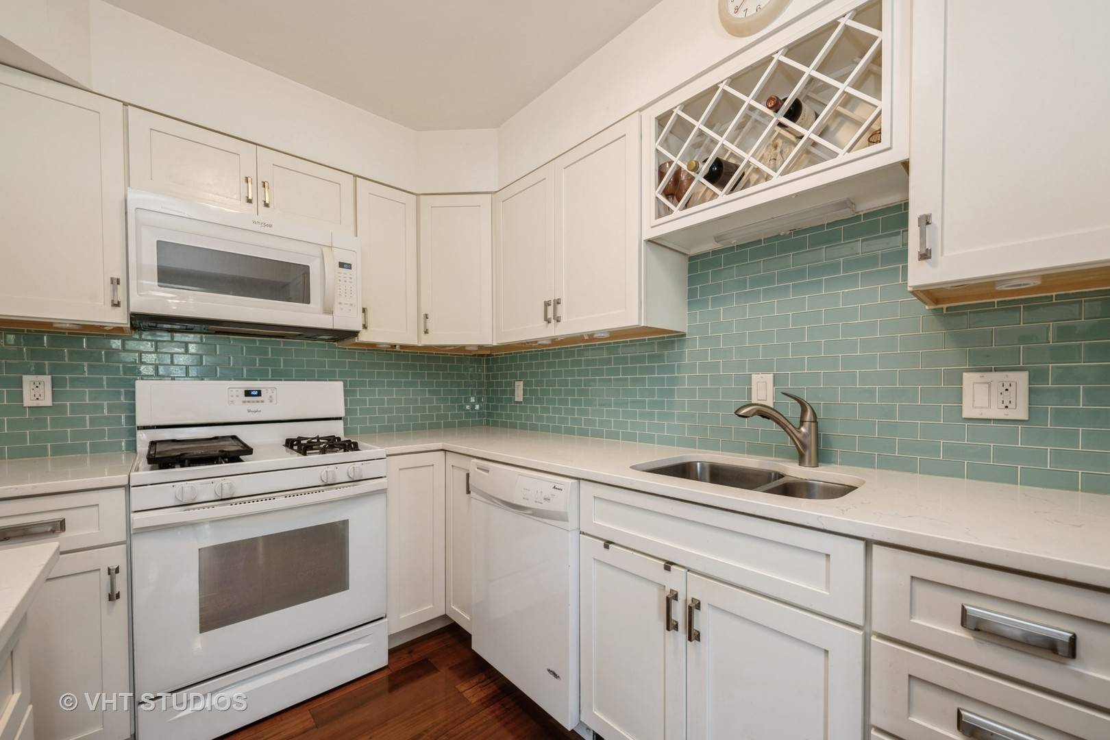 Crystal Lake, IL 60014,521 Coventry LN #3
