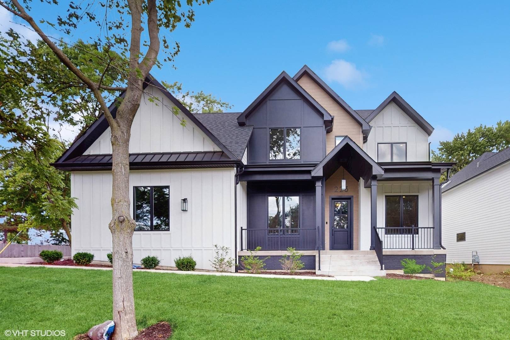 Naperville, IL 60563,223 W Bauer RD