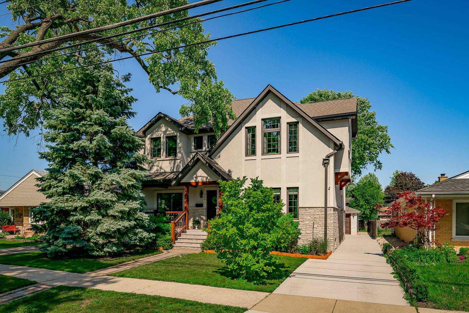 Park Ridge, IL 60068,909 N Western AVE