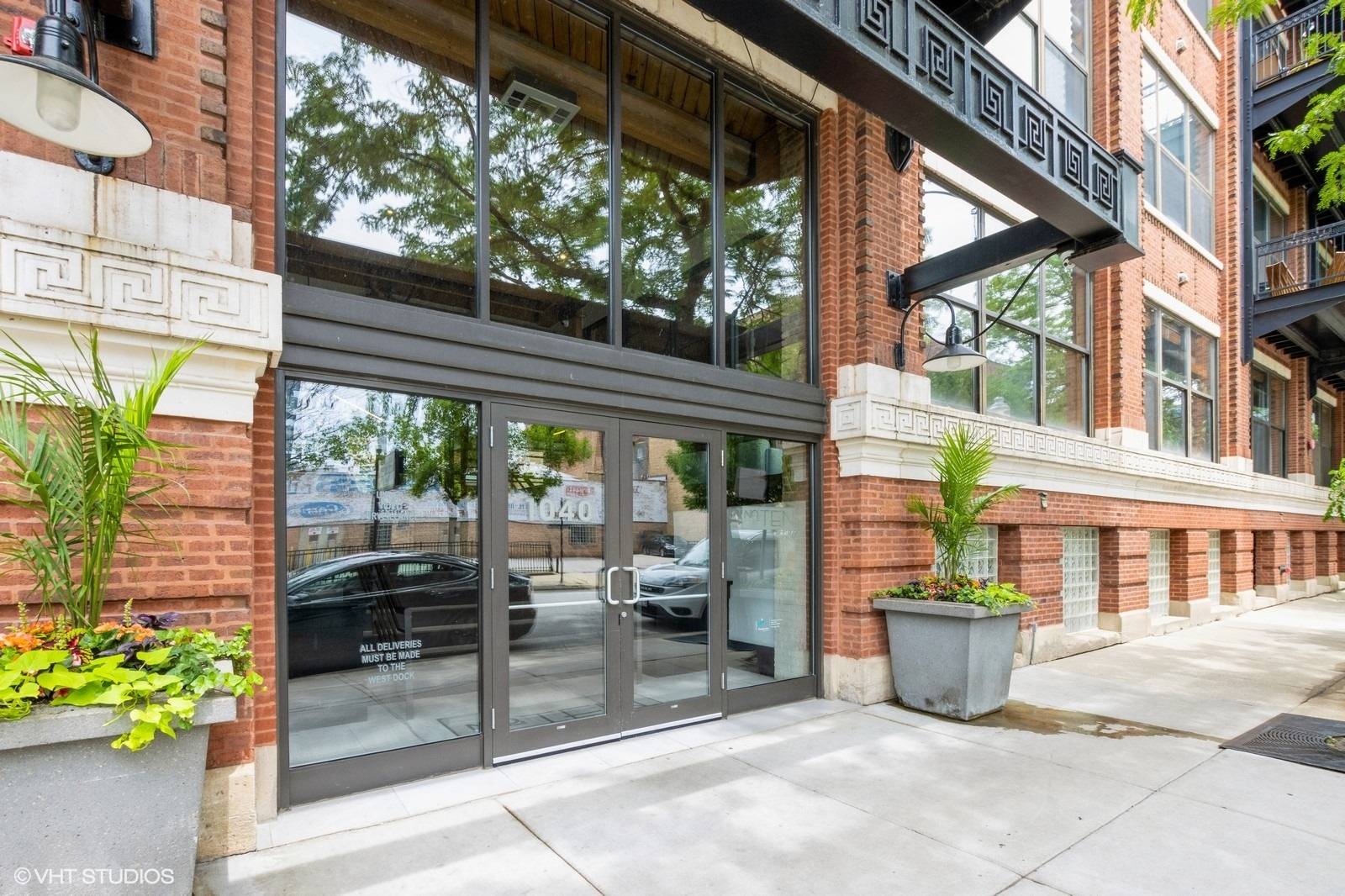 Chicago, IL 60607,1040 W Adams ST #406