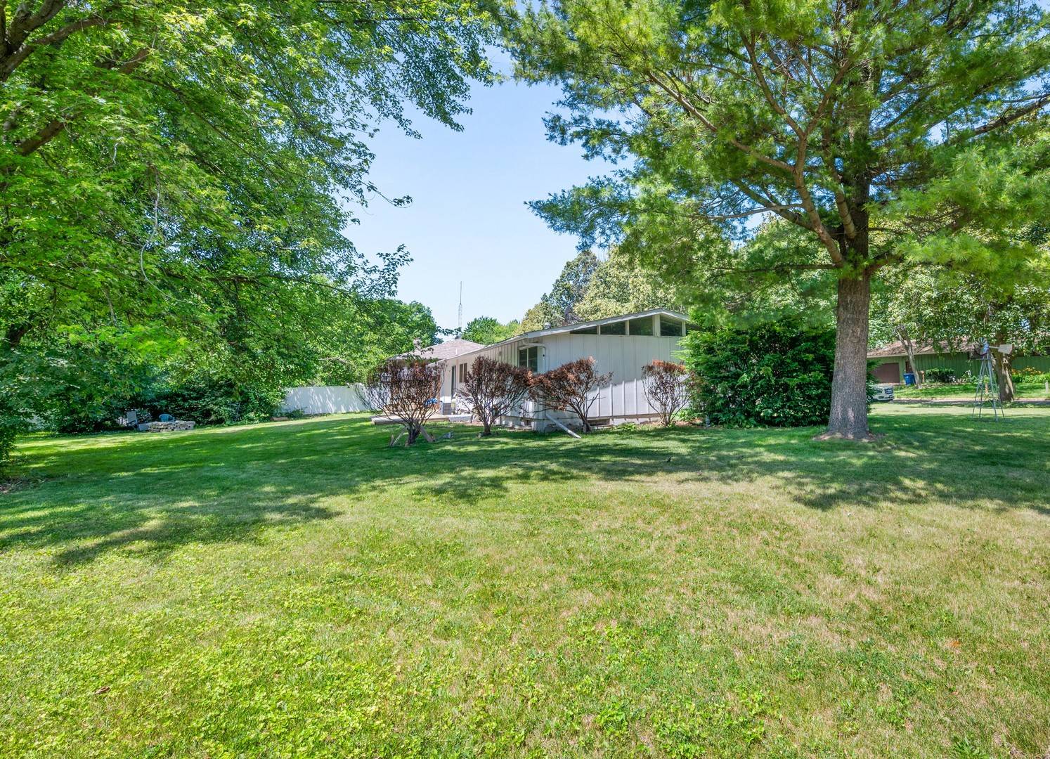 Dekalb, IL 60115,728 Kimberly DR