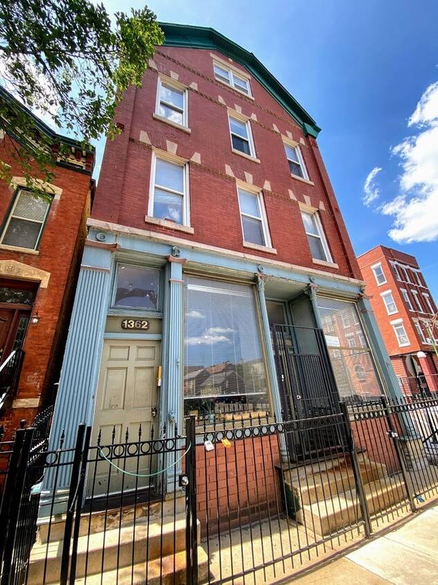 Chicago, IL 60622,1362 N Bosworth AVE #3A