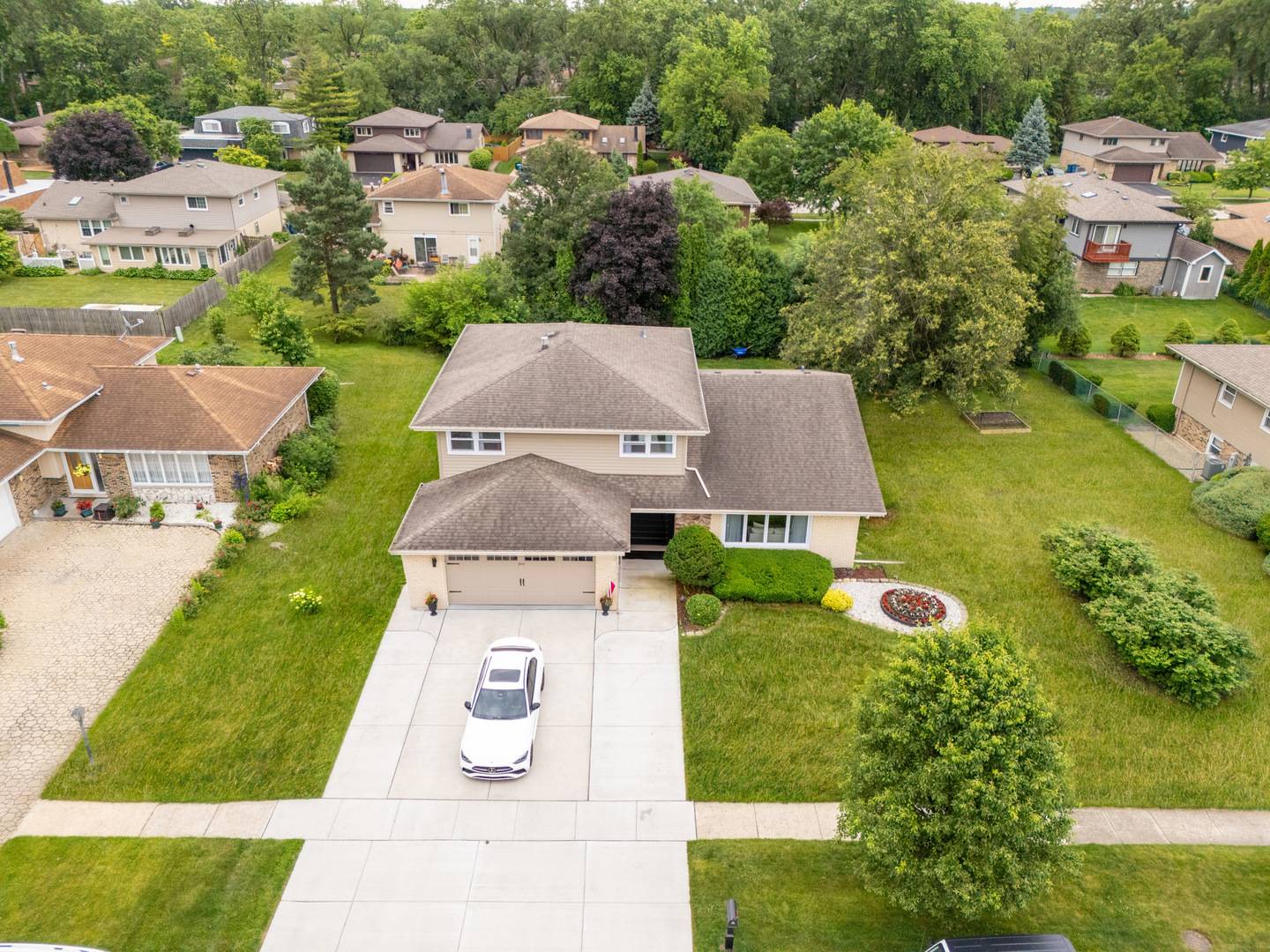 Palos Hills, IL 60465,8515 Broadmoor DR