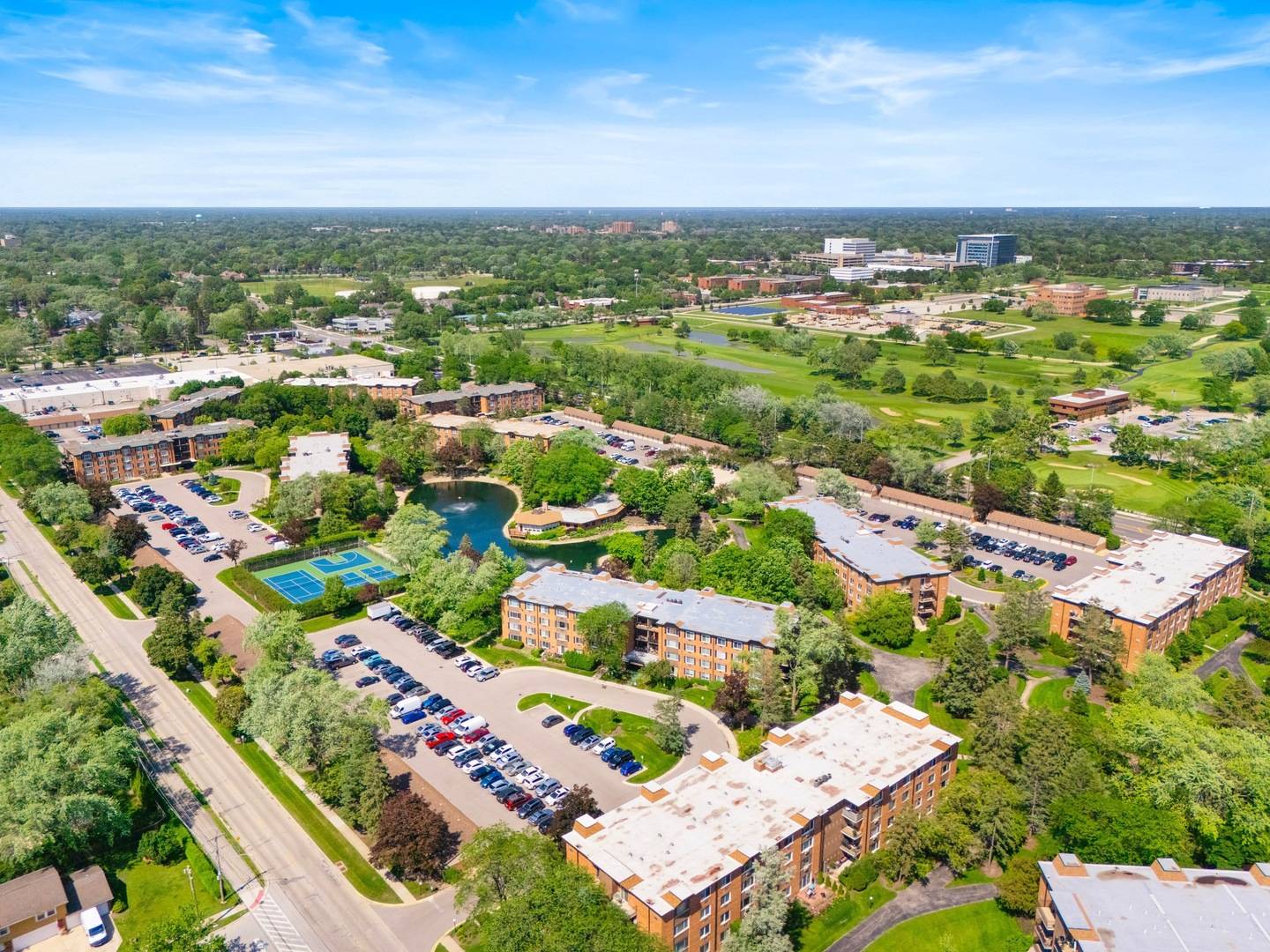 Arlington Heights, IL 60005,1226 S New Wilke RD #301